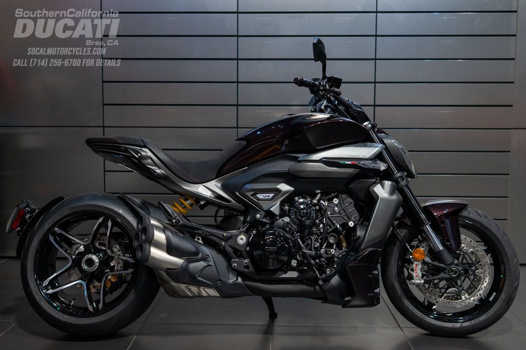 2026 Ducati XDiavel V4 in Black Lava