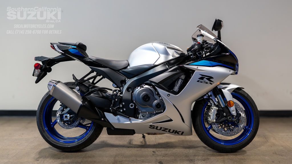 2026 Suzuki GSX-R600 in Pearl Vigor Blue / Metallic Matte Sword Silver