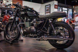 Blacked-out Street Twin, detail 3