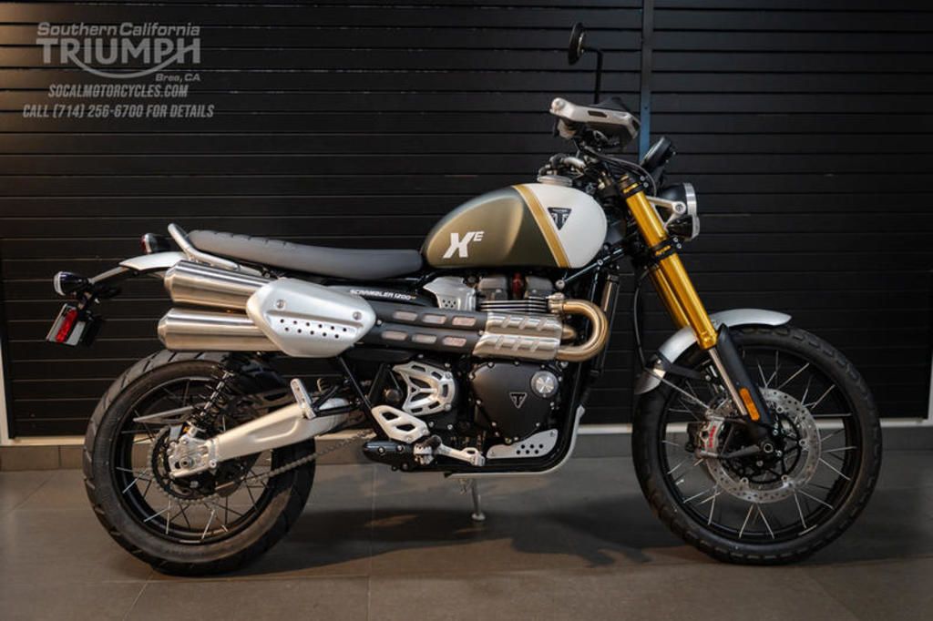 2026 Triumph Scrambler 1200 XE in Matte Khaki Green / Matte Crystal White