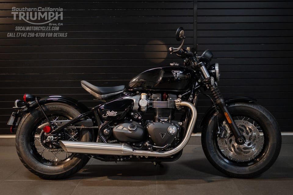 2026 Triumph Bonneville Bobber in Jet Black