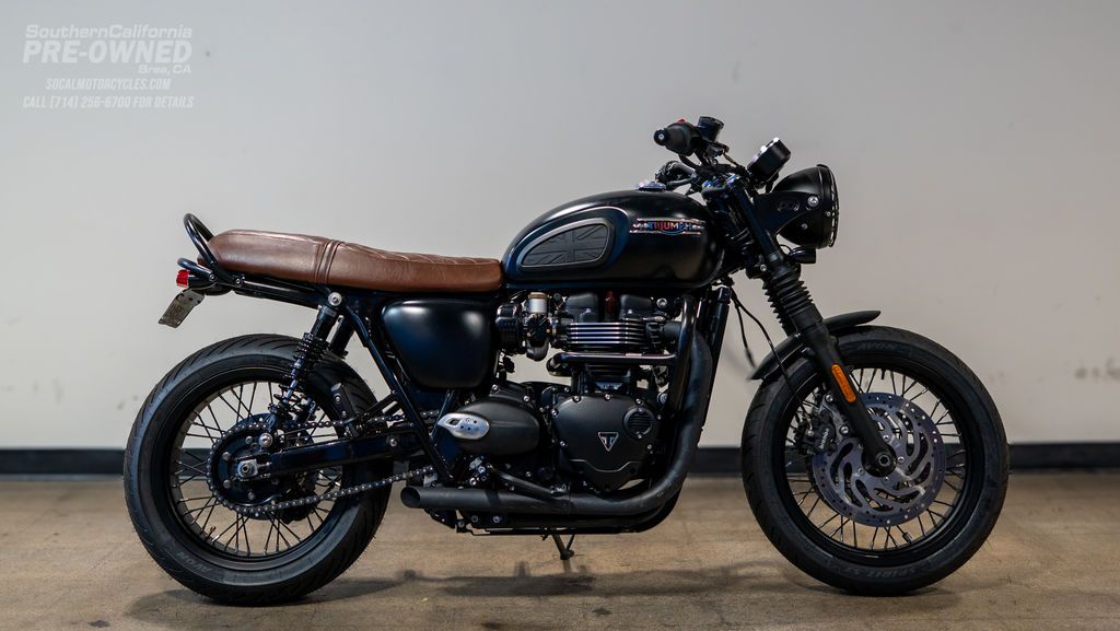 2024 Triumph Bonneville T120 in Stealth Black