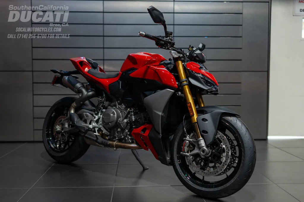 2027 Ducati Streetfighter V2 S in Ducati Red, photo 6 of 11