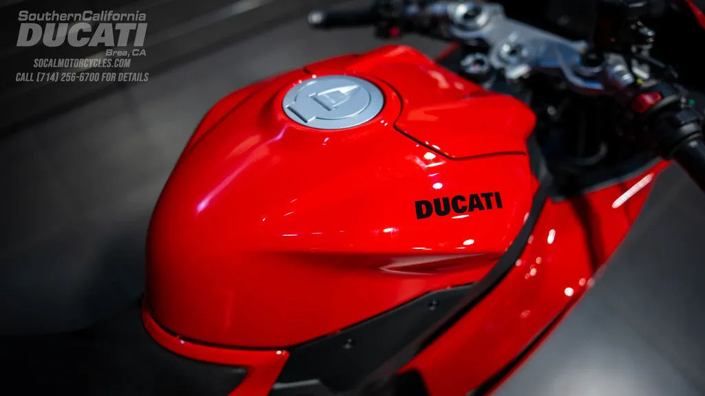 2026 Ducati Panigale V2 in Ducati Red, photo 4 of 13