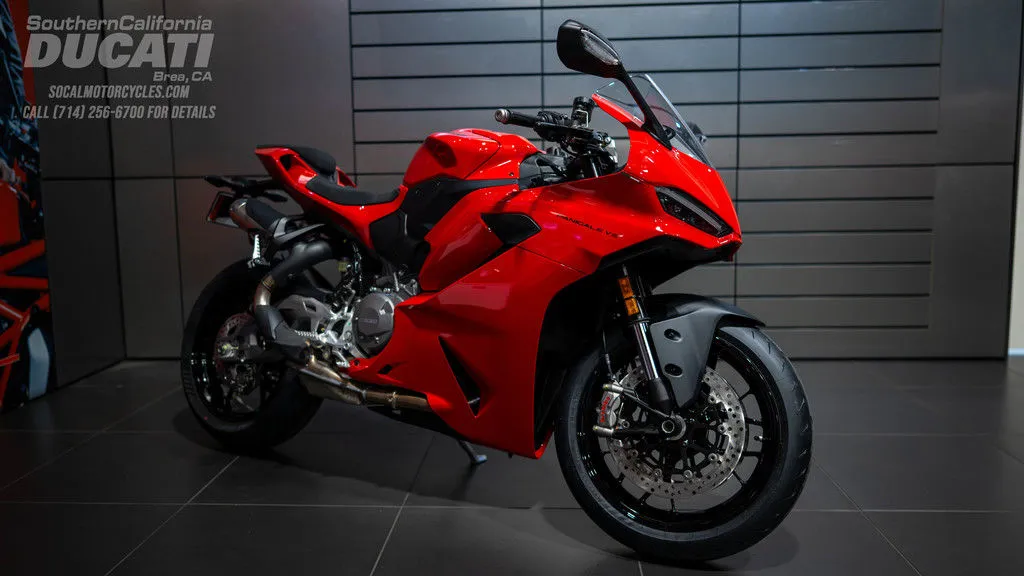 2026 Ducati Panigale V2 in Ducati Red, photo 7 of 13