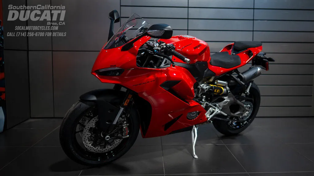 2026 Ducati Panigale V2 in Ducati Red, photo 10 of 13