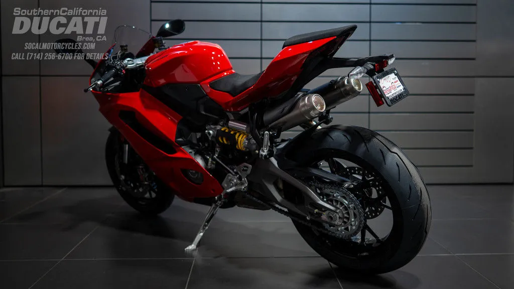 2026 Ducati Panigale V2 in Ducati Red, photo 12 of 13