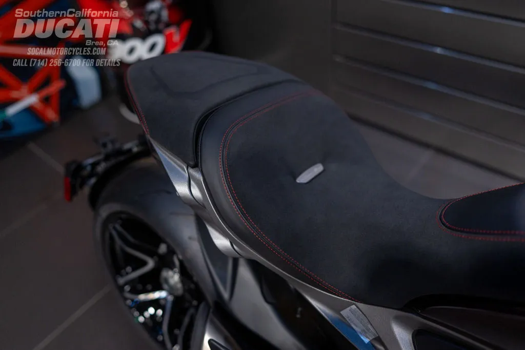 2026 Ducati XDiavel V4 in Black Lava, photo 4 of 10