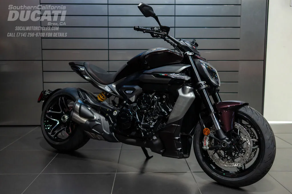 2026 Ducati XDiavel V4 in Black Lava, photo 5 of 10