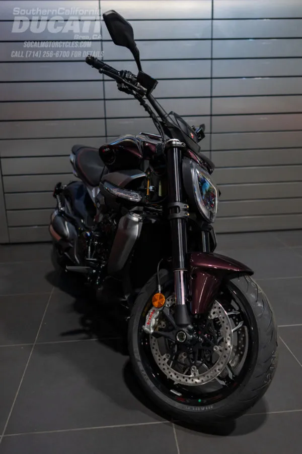 2026 Ducati XDiavel V4 in Black Lava, photo 6 of 10