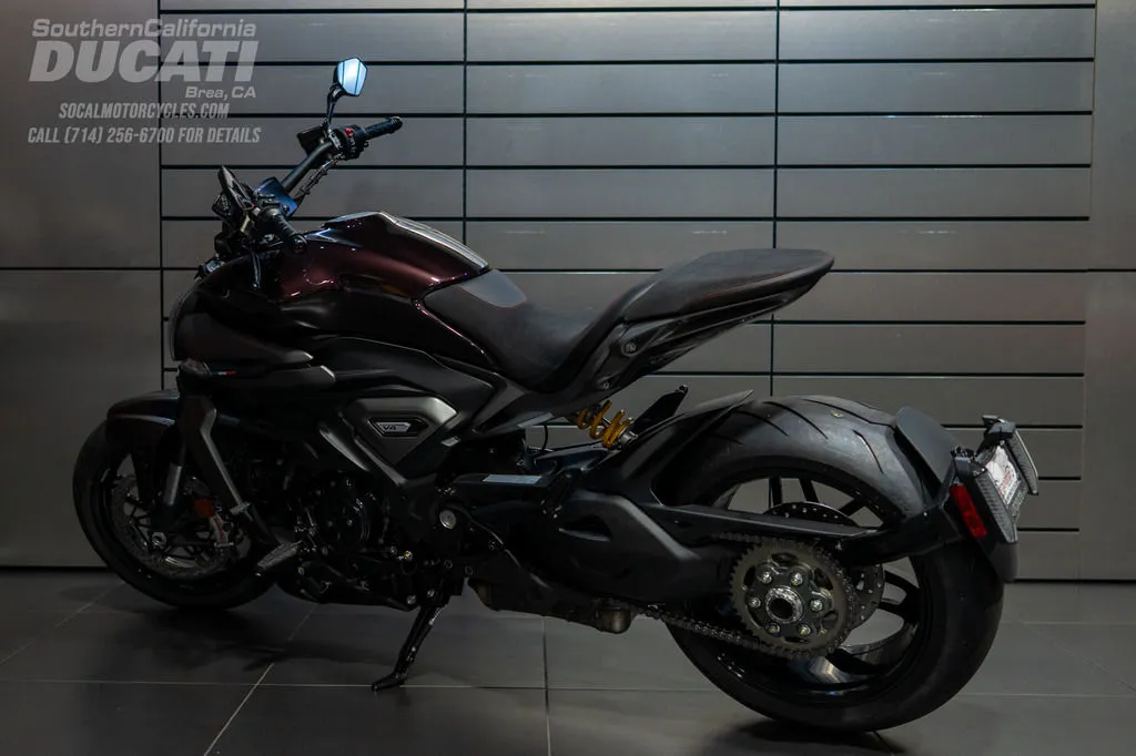 2026 Ducati XDiavel V4 in Black Lava, photo 9 of 10