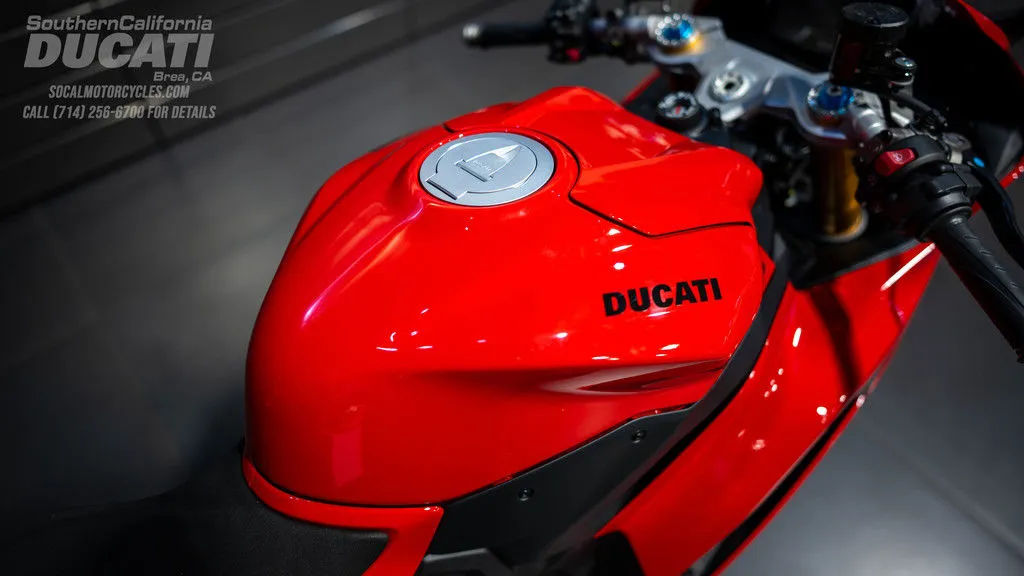 2026 Ducati Panigale V2 S in Ducati Red, photo 4 of 13