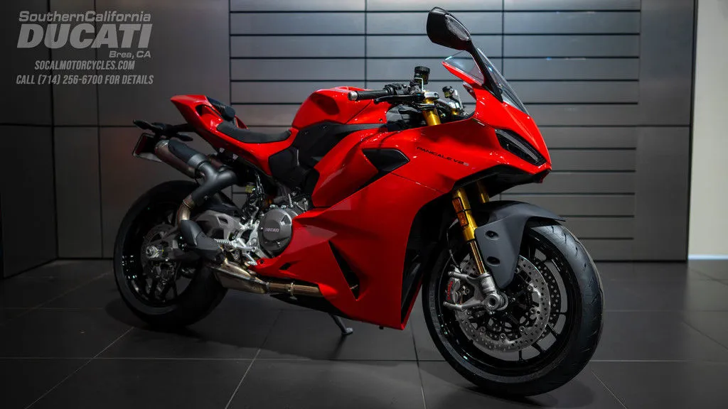 2026 Ducati Panigale V2 S in Ducati Red, photo 7 of 13