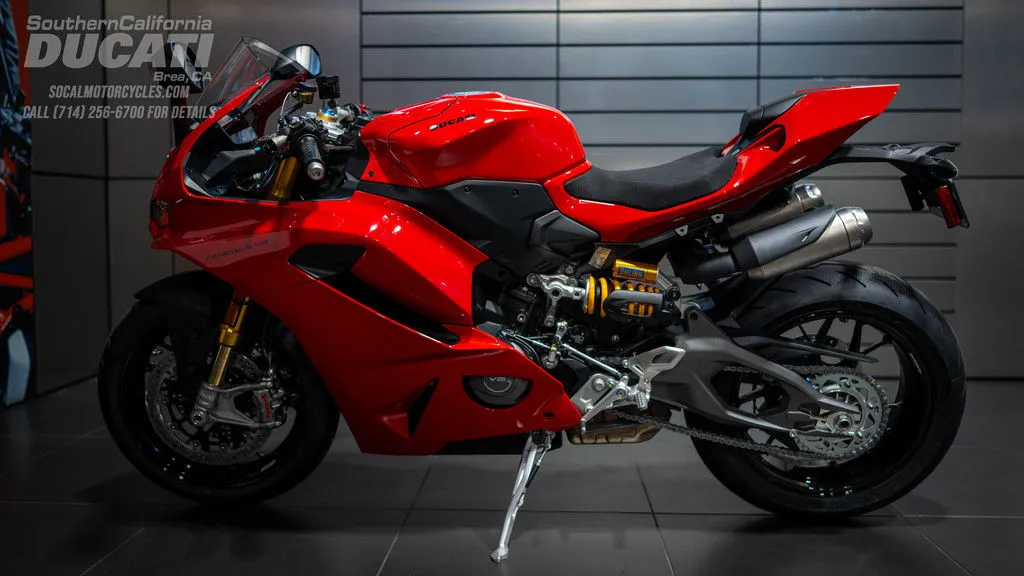 2026 Ducati Panigale V2 S in Ducati Red, photo 11 of 13