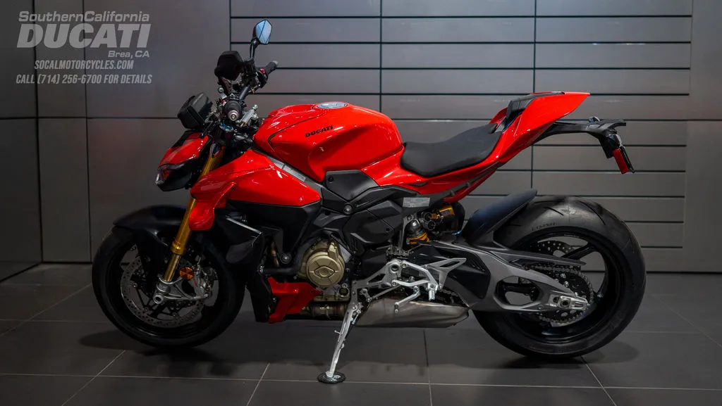 2026 Ducati Streetfighter V4 S in Ducati Red, photo 10 of 12