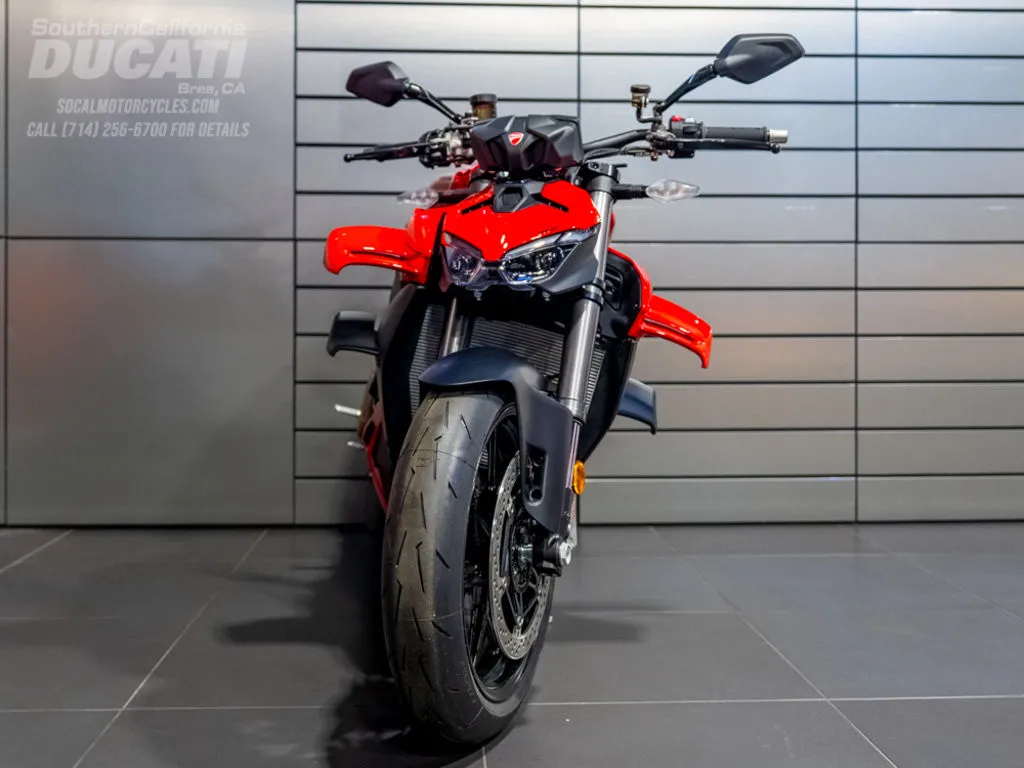 2026 Ducati Streetfighter V4 in Ducati Red, photo 6 of 13