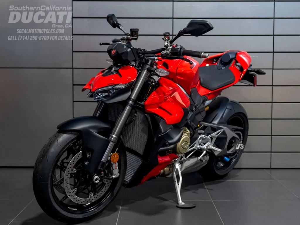 2026 Ducati Streetfighter V4 in Ducati Red, photo 8 of 13