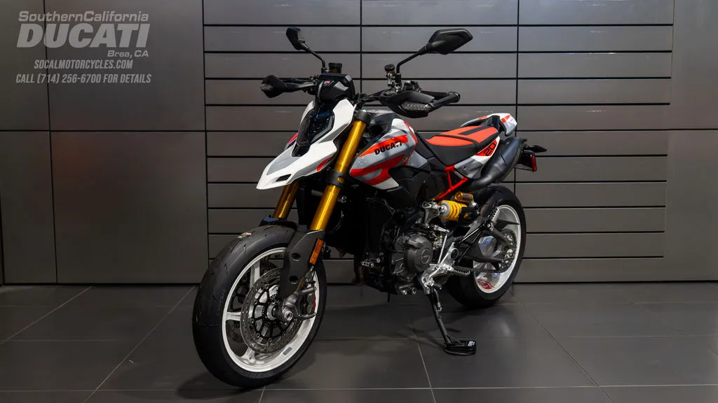 2027 Ducati Hypermotard V2 SP in SP Livery, photo 4 of 8