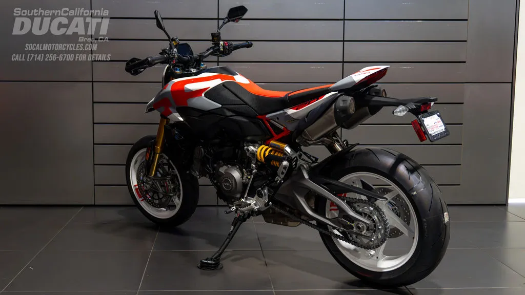 2027 Ducati Hypermotard V2 SP in SP Livery, photo 6 of 8