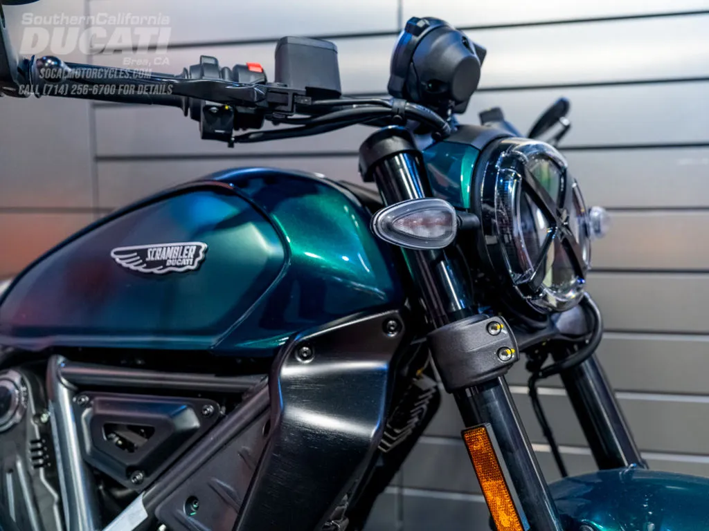 2027 Ducati Scrambler Nightshift in Emerald Green, photo 2 of 8
