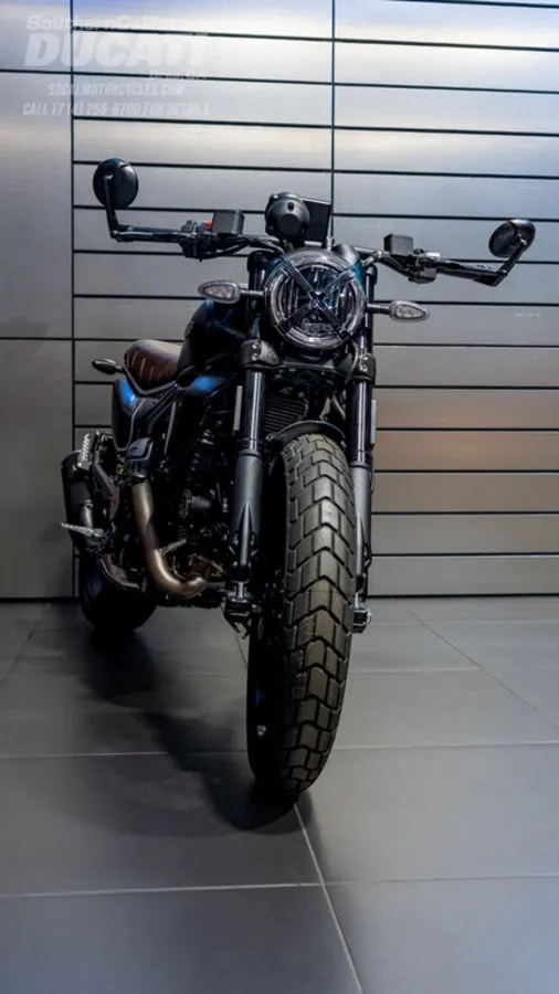 2027 Ducati Scrambler Nightshift in Emerald Green, photo 4 of 8