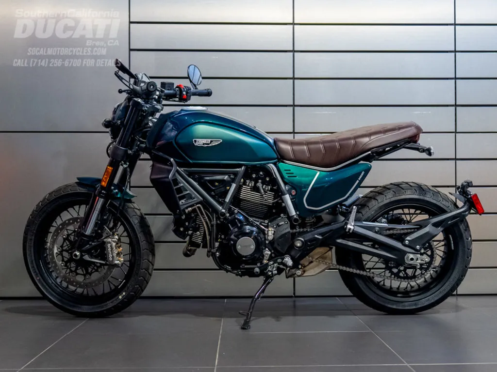 2027 Ducati Scrambler Nightshift in Emerald Green, photo 6 of 8