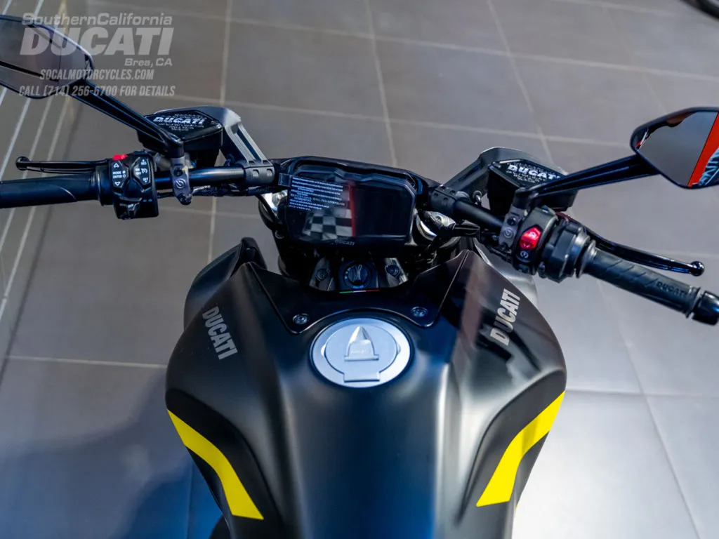 2026 Ducati Diavel V4 in Black Roadster Livery, photo 6 of 14