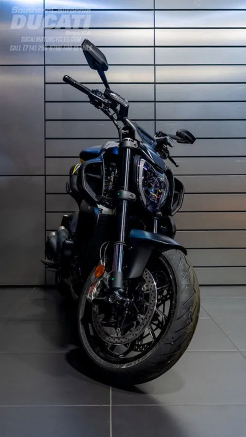 2026 Ducati Diavel V4 in Black Roadster Livery, photo 9 of 14