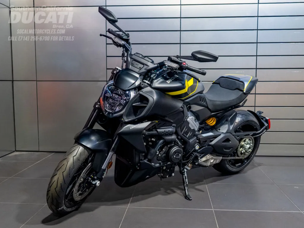 2026 Ducati Diavel V4 in Black Roadster Livery, photo 10 of 14