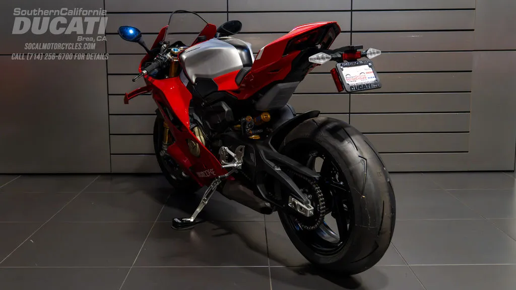 2026 Ducati Panigale V4 R in R Livery, photo 7 of 8
