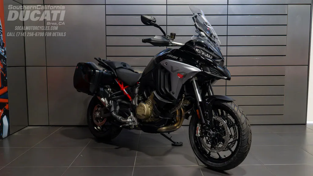 2026 Ducati Multistrada V4 S in Thrilling Black, photo 3 of 7