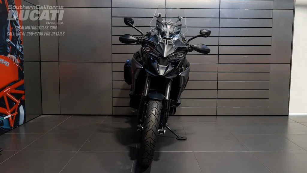 2026 Ducati Multistrada V4 S in Thrilling Black, photo 4 of 7