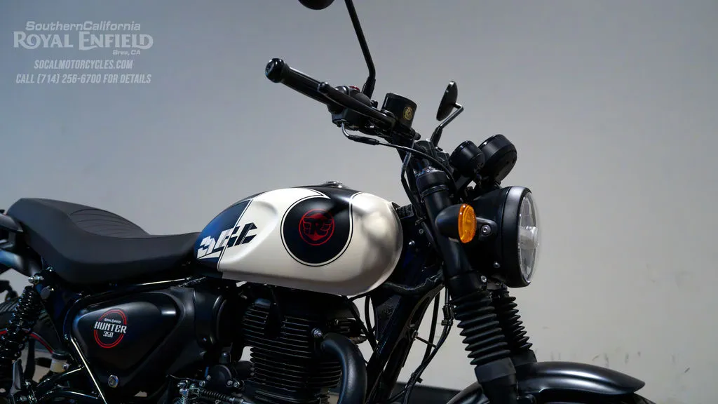 2027 Royal Enfield Hunter 350 in Tokyo Black, photo 2 of 8