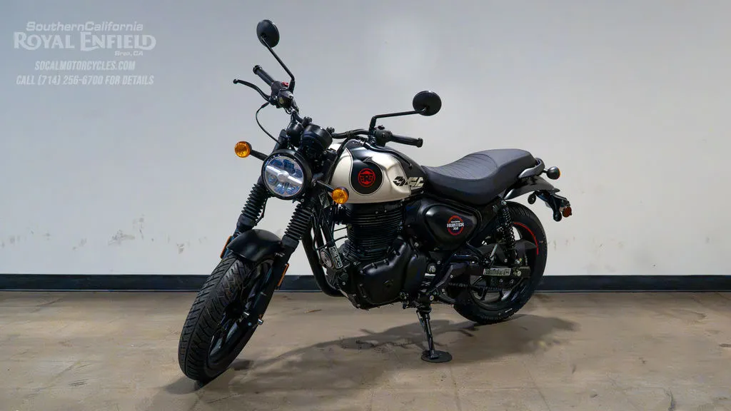 2027 Royal Enfield Hunter 350 in Tokyo Black, photo 5 of 8