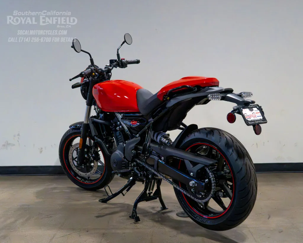 2027 Royal Enfield Guerrilla 450 Apex in Apex Red, photo 6 of 7