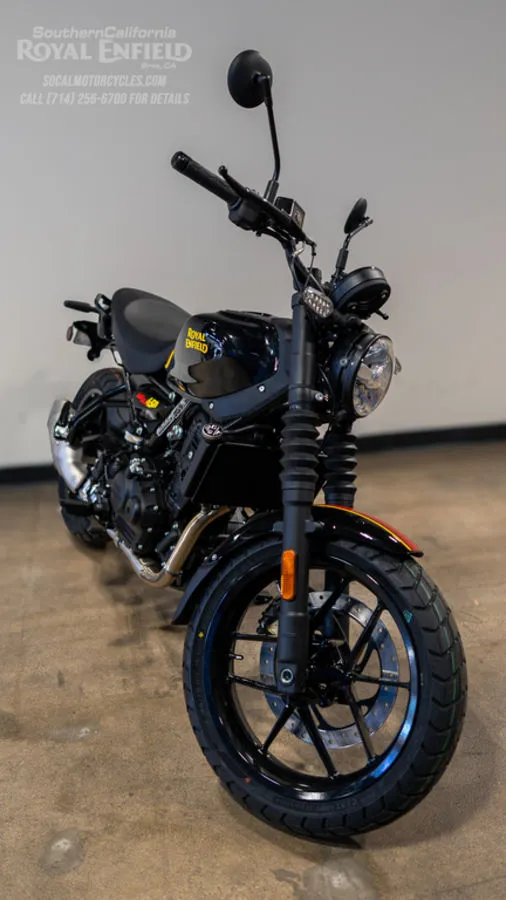 2026 Royal Enfield Guerrilla 450 in Playa Black, photo 7 of 11