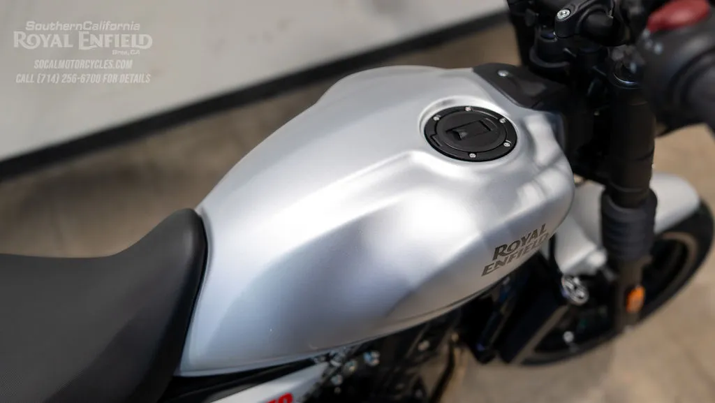 2026 Royal Enfield Guerrilla 450 in Smoke Silver, photo 3 of 11