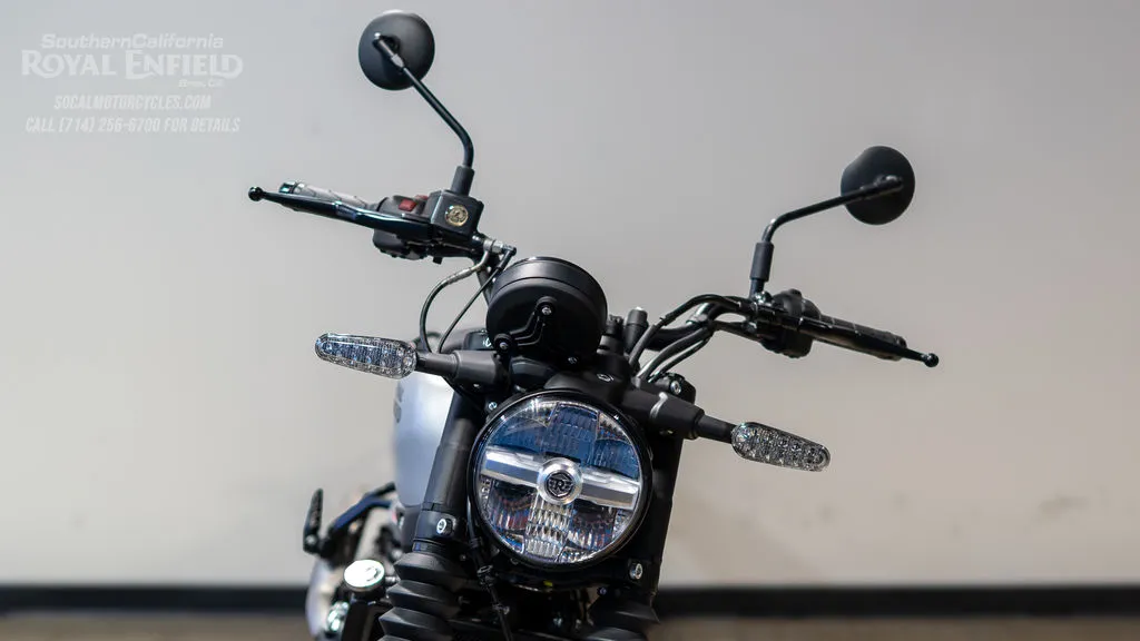 2026 Royal Enfield Guerrilla 450 in Smoke Silver, photo 6 of 11