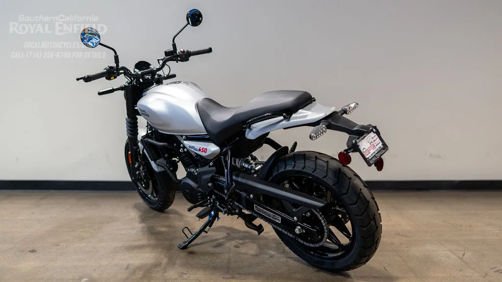 2026 Royal Enfield Guerrilla 450 in Smoke Silver, photo 10 of 11