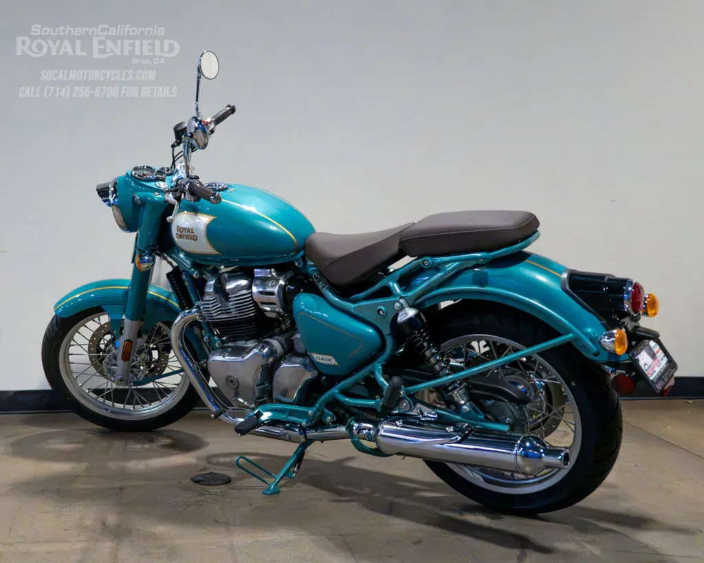 2027 Royal Enfield Classic 650 in Classic Teal, photo 6 of 7