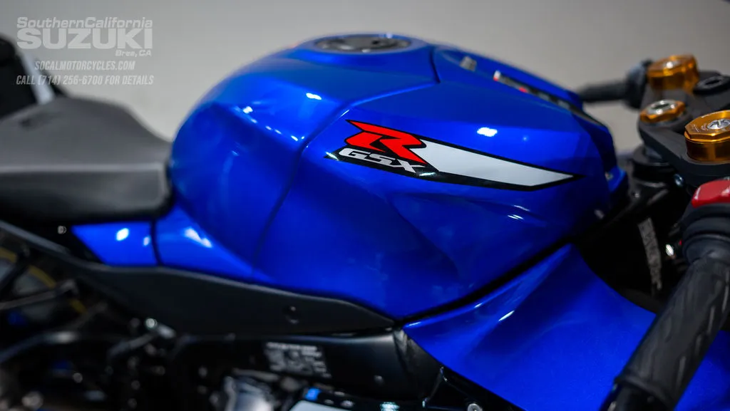 2027 Suzuki GSX-R1000RS 40th Anniversary Edition in Pearl Vigor Blue / Pearl Tech White, photo 3 of 11