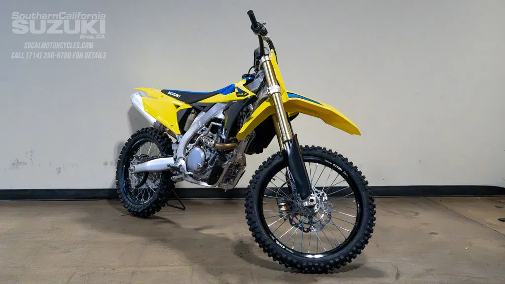 2027 Suzuki RM-Z450 in Champion Yellow No. 2, photo 3 of 8