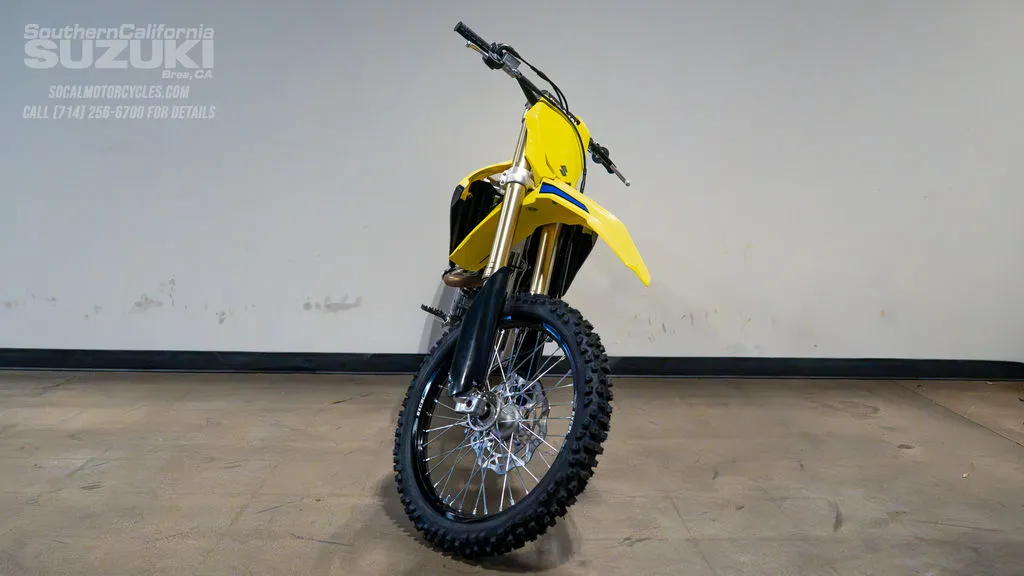 2027 Suzuki RM-Z450 in Champion Yellow No. 2, photo 4 of 8
