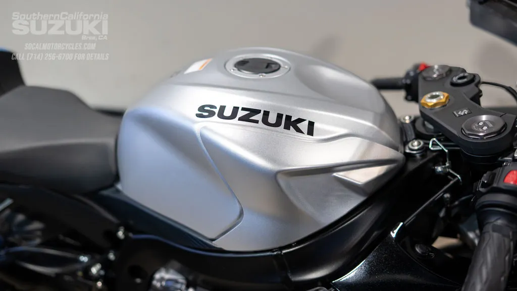 2026 Suzuki GSX-R600 in Pearl Vigor Blue / Metallic Matte Sword Silver, photo 3 of 11