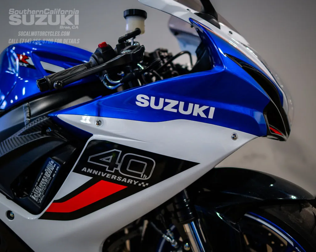 2026 Suzuki GSX-R600 in Pearl Vigor Blue / Pearl Tech White, photo 2 of 10