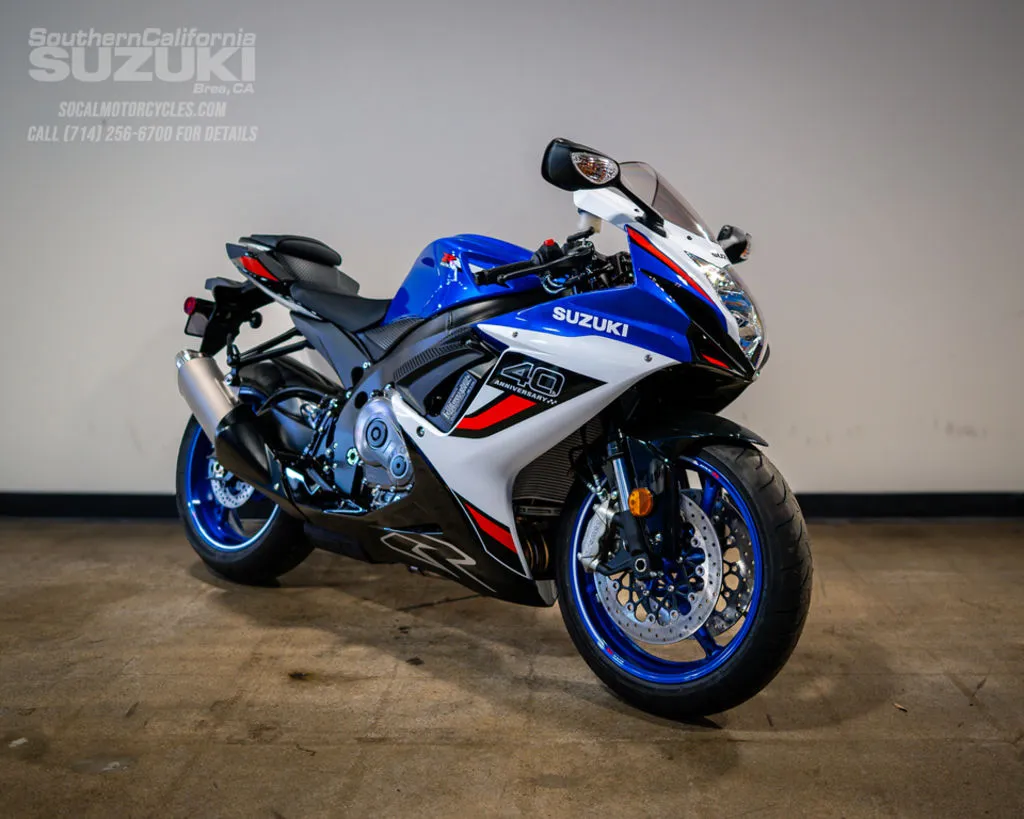 2026 Suzuki GSX-R600 in Pearl Vigor Blue / Pearl Tech White, photo 4 of 10