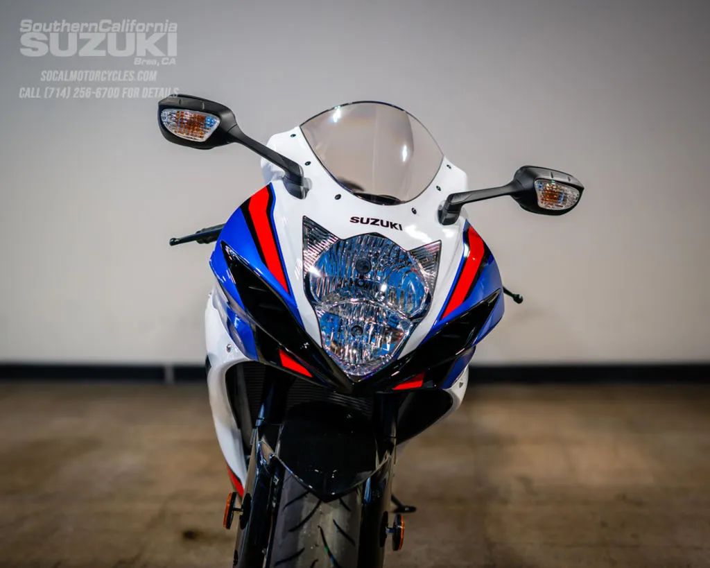 2026 Suzuki GSX-R600 in Pearl Vigor Blue / Pearl Tech White, photo 5 of 10