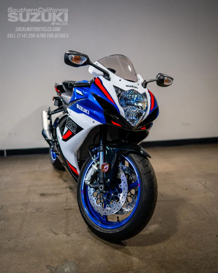 2026 Suzuki GSX-R600 in Pearl Vigor Blue / Pearl Tech White, photo 6 of 10