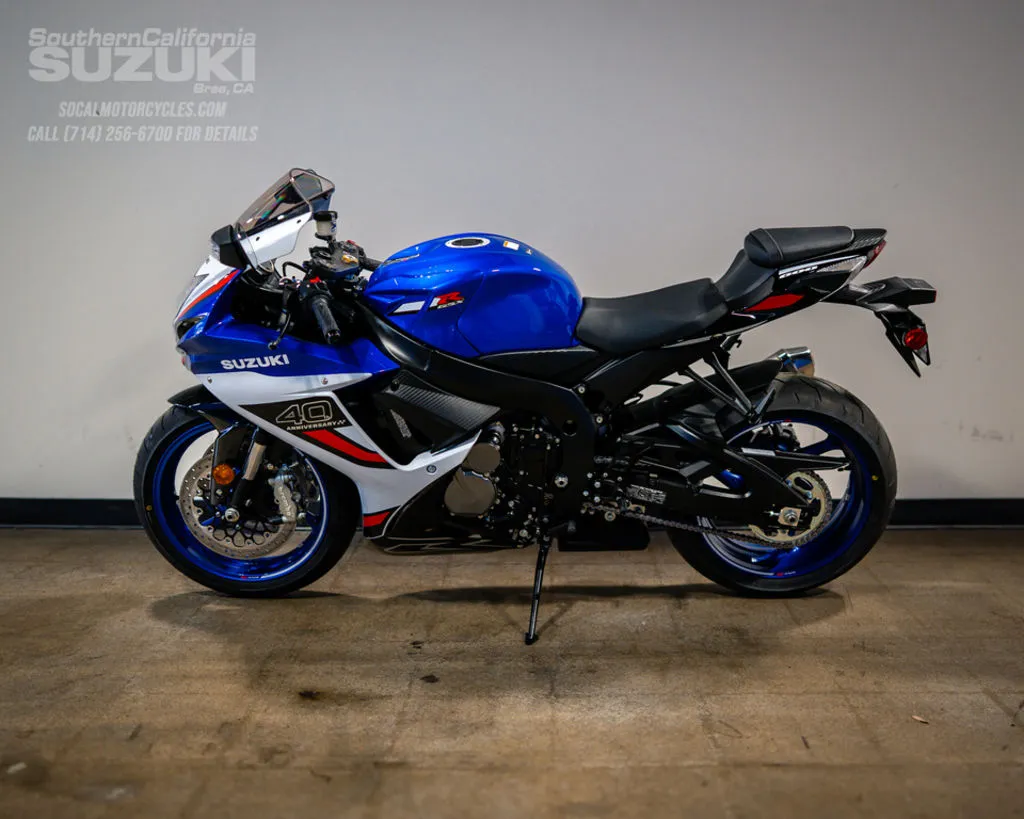 2026 Suzuki GSX-R600 in Pearl Vigor Blue / Pearl Tech White, photo 8 of 10