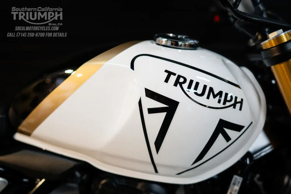 2026 Triumph Speed 400 in Pearl Metallic White and Phantom Black, photo 2 of 10